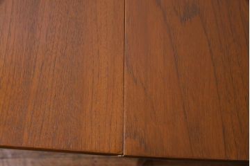 ビンテージ　北欧家具　チーク材　スタイリッシュなデザインが魅力的なバタフライテーブル(ダイニングテーブル、エクステンションテーブル)