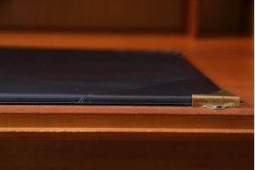 ヴィンテージ家具　北欧ビンテージ　Remploy　ノートパソコンでの作業に便利なライティングビューロー(デスク、在宅ワーク、在宅用簿記机)