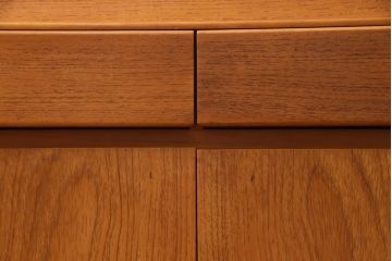 ヴィンテージ家具　北欧ビンテージ　Remploy　ノートパソコンでの作業に便利なライティングビューロー(デスク、在宅ワーク、在宅用簿記机)