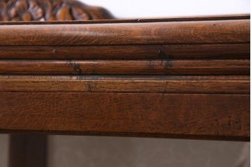 アンティーク家具　イギリスアンティーク　オーク材　レリーフやバルボスレッグがおしゃれなブックケース(ガラスケース、飾り棚)
