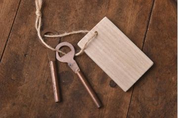 中古　伝統工芸　岩谷堂箪笥　No.29　桐紋金具　極小タンス(小箪笥、桐箪笥、桐たんす)(定価約25万円)