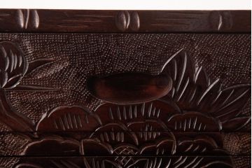 中古　伝統工芸　日光彫り　牡丹・菖蒲　星打ちの意匠が素敵な小引き出し(小物収納)