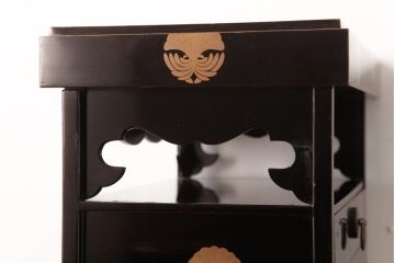 アンティーク家具　古民具　漆塗り　細部までこだわりが見える品の良い文箱付き小引き出し(裁縫箱)