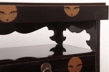アンティーク家具　古民具　漆塗り　細部までこだわりが見える品の良い文箱付き小引き出し(裁縫箱)