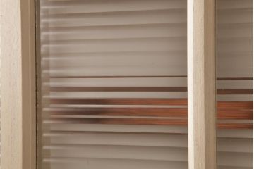 ラフジュ工房オリジナル　建具リメイク　温かなペイントカラーが素敵な壁掛け戸棚(ウォールラック)