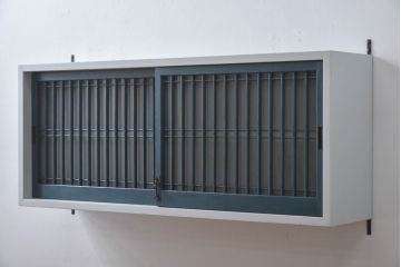 ラフジュ工房オリジナル　すりガラス入り　フレンチグレーとネイビーペイントのウォールシェルフ(壁掛け収納棚、戸棚、ウォールキャビネット)