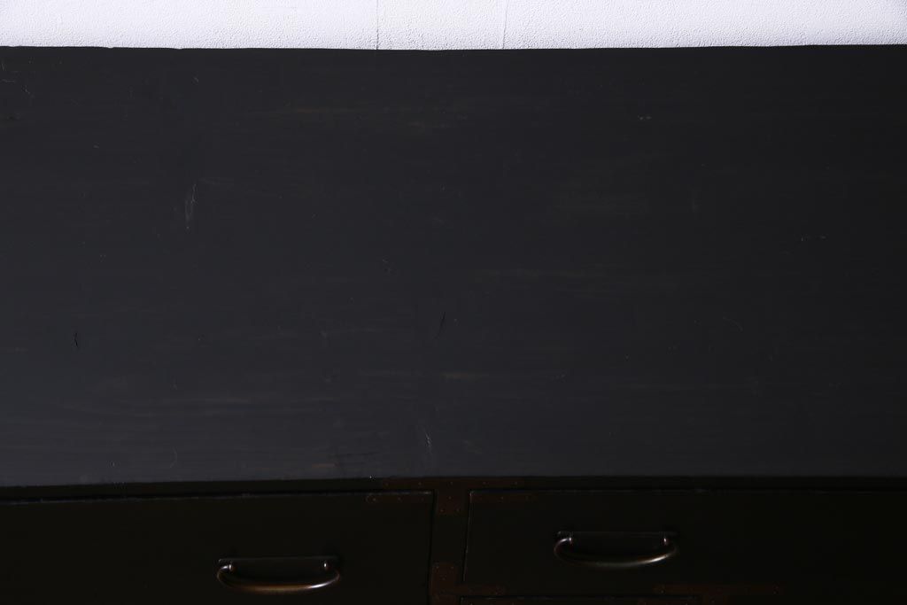 アンティーク家具　古民具・骨董　からくり付き　漆塗り　マットな風合いが味のある大川箪笥(サイドボード)