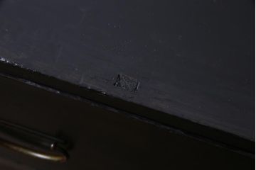 アンティーク家具　古民具・骨董　からくり付き　漆塗り　マットな風合いが味のある大川箪笥(サイドボード)