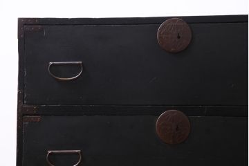 アンティーク家具　古民具・骨董　からくり付き　漆塗り　マットな風合いが味のある大川箪笥(サイドボード)