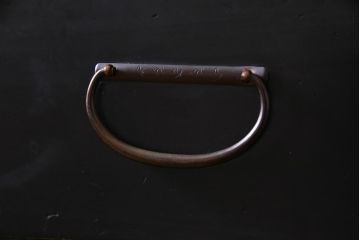 アンティーク家具　古民具・骨董　からくり付き　漆塗り　マットな風合いが味のある大川箪笥(サイドボード)