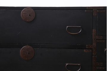 アンティーク家具　古民具・骨董　からくり付き　漆塗り　マットな風合いが味のある大川箪笥(サイドボード)