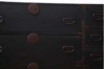 アンティーク家具　古民具・骨董　からくり付き　漆塗り　マットな風合いが味のある大川箪笥(サイドボード)