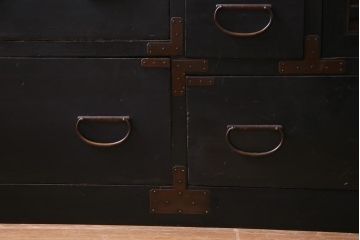 アンティーク家具　古民具・骨董　からくり付き　漆塗り　マットな風合いが味のある大川箪笥(サイドボード)