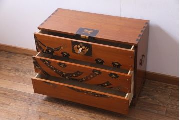 中古　工芸品　バンダジ(バンダチ)風　風流な模様が目を引く寄木細工のようなタンス(チェスト、箪笥)