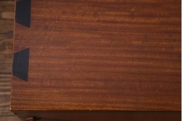 中古　工芸品　バンダジ(バンダチ)風　風流な模様が目を引く寄木細工のようなタンス(チェスト、箪笥)