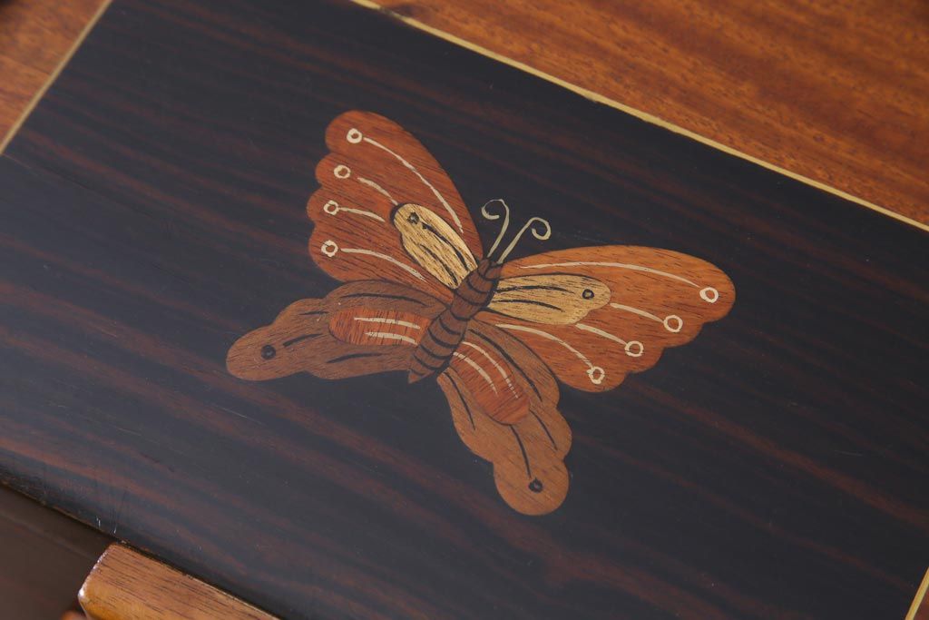 中古　工芸品　バンダジ(バンダチ)風　風流な模様が目を引く寄木細工のようなタンス(チェスト、箪笥)