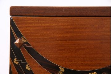 中古　工芸品　バンダジ(バンダチ)風　風流な模様が目を引く寄木細工のようなタンス(チェスト、箪笥)