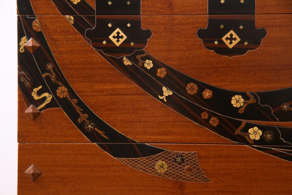 中古　工芸品　バンダジ(バンダチ)風　風流な模様が目を引く寄木細工のようなタンス(チェスト、箪笥)