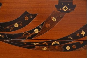 中古　工芸品　バンダジ(バンダチ)風　風流な模様が目を引く寄木細工のようなタンス(チェスト、箪笥)