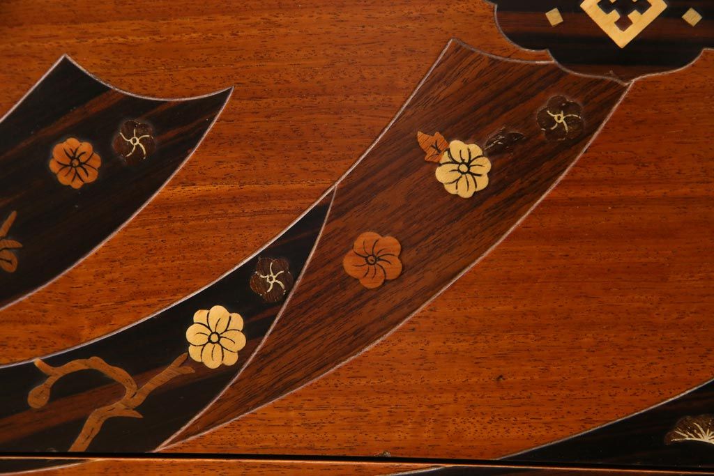 中古　工芸品　バンダジ(バンダチ)風　風流な模様が目を引く寄木細工のようなタンス(チェスト、箪笥)