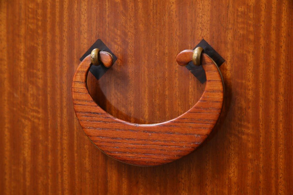 中古　工芸品　バンダジ(バンダチ)風　風流な模様が目を引く寄木細工のようなタンス(チェスト、箪笥)