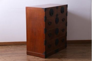 ビンテージ　中古　岩谷堂箪笥　牡丹金具　小振りながらも存在感を放つ衣装箪笥(チェスト、整理ダンス)