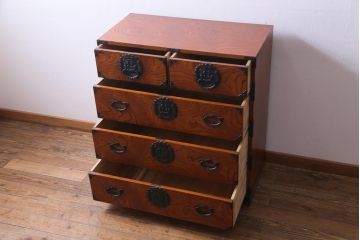 ビンテージ　中古　岩谷堂箪笥　牡丹金具　小振りながらも存在感を放つ衣装箪笥(チェスト、整理ダンス)