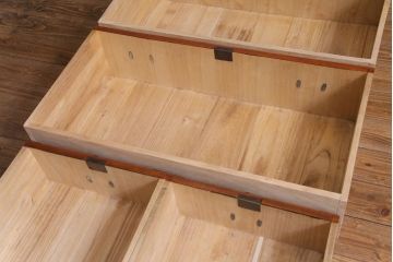 ビンテージ　中古　岩谷堂箪笥　牡丹金具　小振りながらも存在感を放つ衣装箪笥(チェスト、整理ダンス)