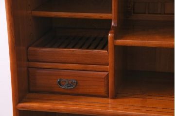 中古　田中家具　二本松伝統家具　丁寧な意匠ながらも迫力のある茶タンス(茶箪笥、茶棚)(定価約45万円)