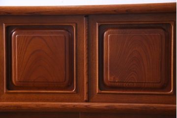 中古　田中家具　二本松伝統家具　丁寧な意匠ながらも迫力のある茶タンス(茶箪笥、茶棚)(定価約45万円)