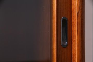 中古　田中家具　二本松伝統家具　丁寧な意匠ながらも迫力のある茶タンス(茶箪笥、茶棚)(定価約45万円)