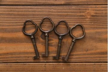 中古　輸入家具　MINTJENS社　クラシックなベルギー製の重ねキャビネット(飾り棚)(定価約48万円)