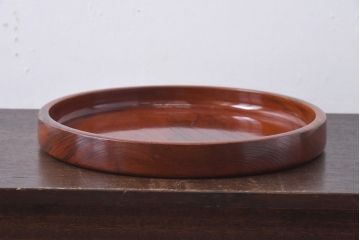 昭和レトロ　ケヤキ材　木目と艶が美しい品のある刳り貫き盆(丸盆)