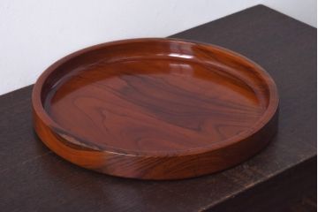 昭和レトロ　ケヤキ材　木目と艶が美しい品のある刳り貫き盆(丸盆)