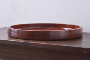 昭和レトロ　ケヤキ材　木目と艶が美しい品のある刳り貫き盆(丸盆)