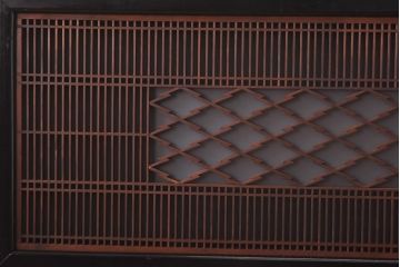 ラフジュ工房オリジナル　古建具リメイク　片面ガラス　変わり菱と格子がモダンな組子欄間の壁付け照明(ウォールランプ)