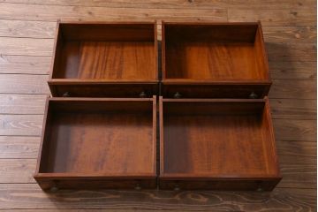 中古　イタリア家具　マホガニー材　リメイクを施した高級感漂うキャビネット(飾り棚)