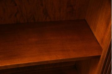 中古　イタリア家具　マホガニー材　リメイクを施した高級感漂うキャビネット(飾り棚)