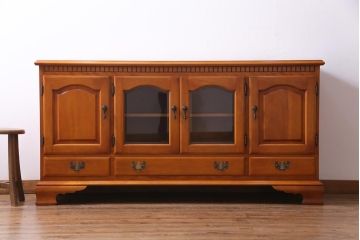 中古　横浜クラシック家具　ダニエル(Daniel)　アーリーアメリカン　A-206　サイドボード(リビングボード、収納棚)(定価約64万円)