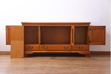 中古　横浜クラシック家具　ダニエル(Daniel)　アーリーアメリカン　A-206　サイドボード(リビングボード、収納棚)(定価約64万円)