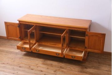 中古　横浜クラシック家具　ダニエル(Daniel)　アーリーアメリカン　A-206　サイドボード(リビングボード、収納棚)(定価約64万円)