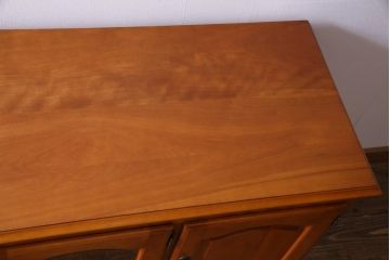 中古　横浜クラシック家具　ダニエル(Daniel)　アーリーアメリカン　A-206　サイドボード(リビングボード、収納棚)(定価約64万円)