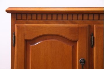 中古　横浜クラシック家具　ダニエル(Daniel)　アーリーアメリカン　A-206　サイドボード(リビングボード、収納棚)(定価約64万円)