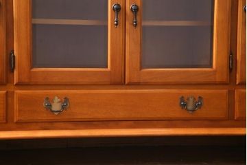 中古　横浜クラシック家具　ダニエル(Daniel)　アーリーアメリカン　A-206　サイドボード(リビングボード、収納棚)(定価約64万円)