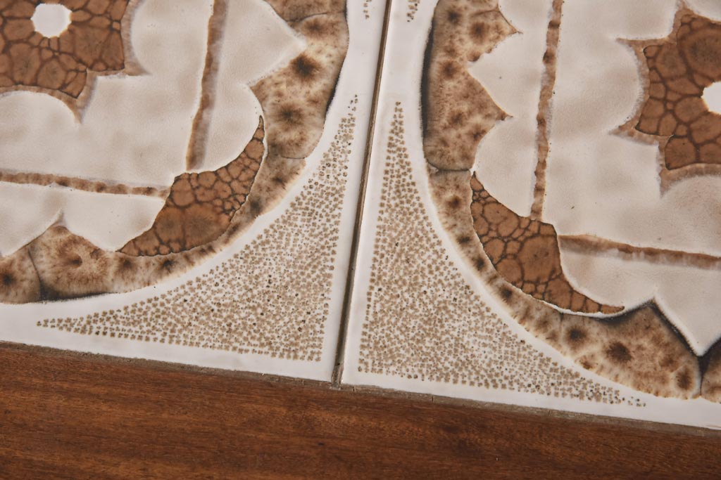 北欧ビンテージ　G-PLAN(ジープラン)　チーク材　レトロ家具と相性の良いタイルトップのセンターテーブル(コーヒーテーブル)