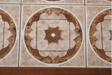 北欧ビンテージ　G-PLAN(ジープラン)　チーク材　レトロ家具と相性の良いタイルトップのセンターテーブル(コーヒーテーブル)