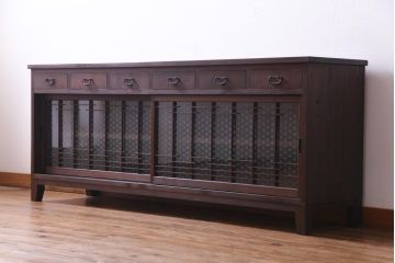 ラフジュ工房オリジナル　当店オリジナルガラス入り　味わい深い建具の脚付きテレビボード(リビングボード、サイドボード、戸棚)