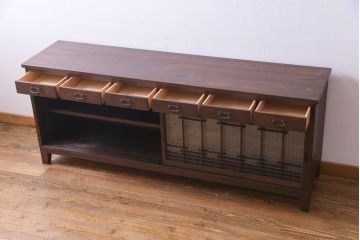 ラフジュ工房オリジナル　当店オリジナルガラス入り　味わい深い建具の脚付きテレビボード(リビングボード、サイドボード、戸棚)