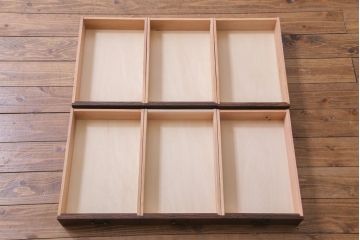 ラフジュ工房オリジナル　当店オリジナルガラス入り　味わい深い建具の脚付きテレビボード(リビングボード、サイドボード、戸棚)