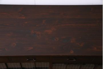 ラフジュ工房オリジナル　当店オリジナルガラス入り　味わい深い建具の脚付きテレビボード(リビングボード、サイドボード、戸棚)
